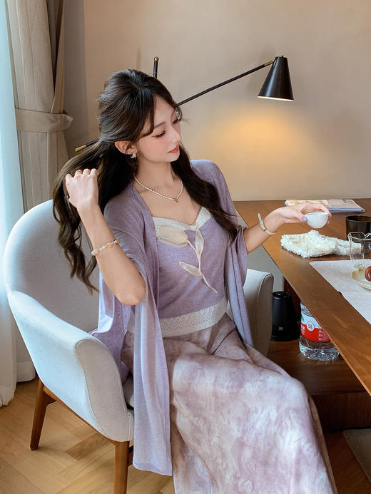 张心子【柔光铃兰】立体设计花拼接吊带披肩开衫气质套装女秋新款 U2508013 商品图7