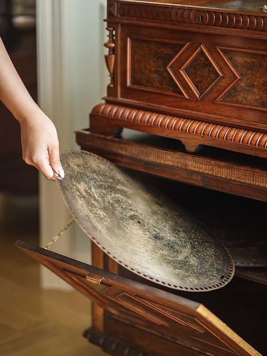 独角鹿西洋古董德国著名音乐盒工坊Polyphon出品花卉主题细木镶嵌胡桃木外箱转盘式带柜碟片音乐盒 商品图3