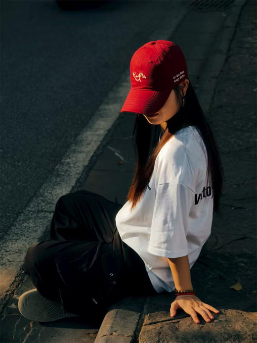 【现货 五色可选 】卡夫卡“慢活”系列棒球帽   藏蓝/灰/咖色/深红/米白帽围可调节 文创 穿搭 帽子 夏季 广西师范大学出版社 商品图4