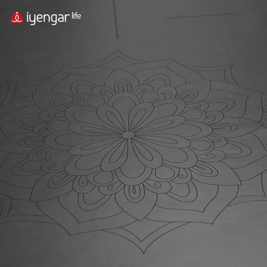 艾扬格 life A3101超大加宽天然橡胶瑜伽垫  矩阵条纹防滑工艺-超强抓地 稳固防滑 更大空间自由伸展 尺寸：2030*890mm 商品图5