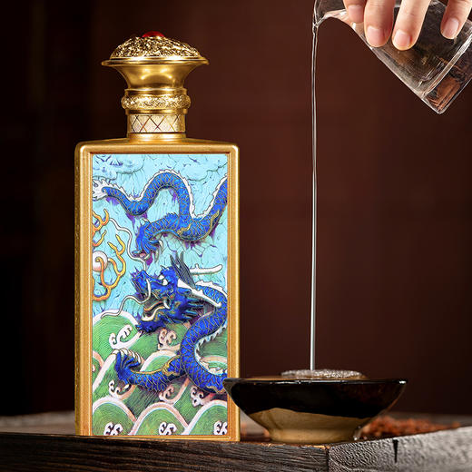 热卖中！！九龙壁纪念酒 巴拿马金奖 110 载 × 故宫百年 赖茅王茅华茅三茅联合研发 30 年坤沙 九龙帝玺酿传奇 纯粮酿造 双典臻藏 酱香型白酒53℃ 500ml*9瓶整箱 商品图1