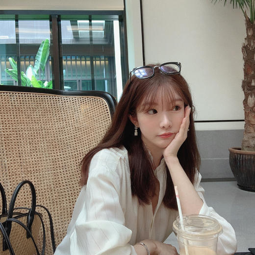 金蘑菇菇【夏日画廊 原创三醋酸系列】冷晶醋酸宽松v领长袖衬衫 商品图8