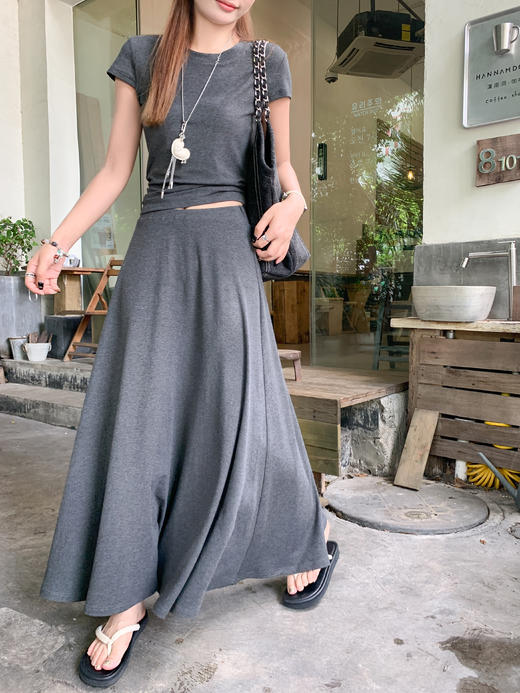 <曾小咸推荐>现货秒杀！卖完不补 ！微信打折价！高级感纯色修身简约T恤 日常99.99 立减60 秒杀39.99！半身裙139.99 日常 立减80 秒杀59.99！ 商品图6