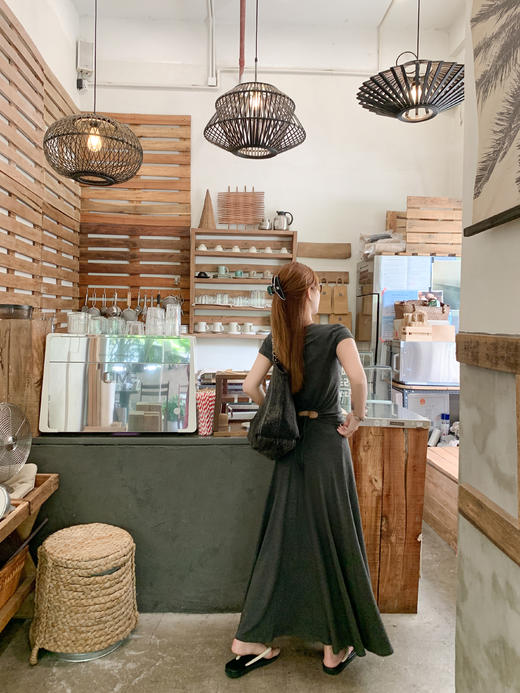 <曾小咸推荐>现货秒杀！卖完不补 ！微信打折价！高级感纯色修身简约T恤 日常99.99 立减60 秒杀39.99！半身裙139.99 日常 立减80 秒杀59.99！ 商品图9