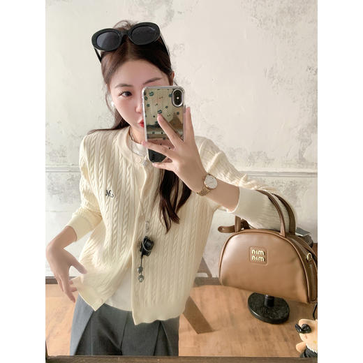 <曾小咸推荐>韩系学院风风麻花针织开衫 商品图0