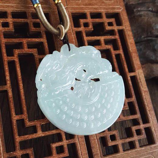 【天然正品】A货翡翠天然细腻糯种瑞兽（招财）平安无事牌翡翠吊坠项链49.0*48.5*5.6MM（皆取最大值）中性款现售价：780特价！020425AH14 商品图6