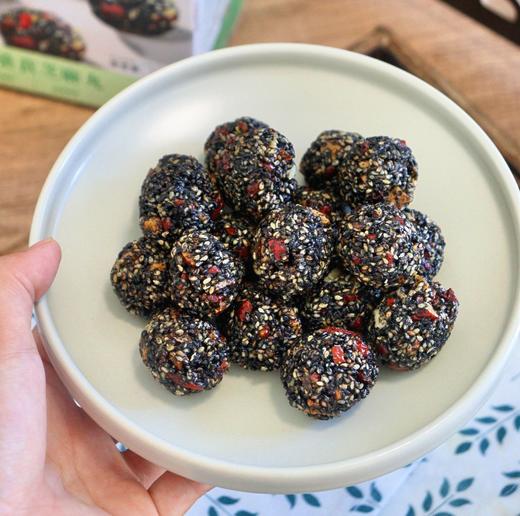 【甄选】天鲜萌 红枣枸杞桑葚芝麻丸 营养丰富 手工制作 醇香浓郁 300g*2箱 商品图2