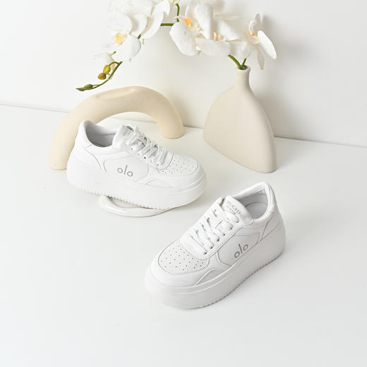 经典鲨2025秋季专柜款牛皮革透气舒适系带厚底显高休闲鞋女KW16-537061 商品图3