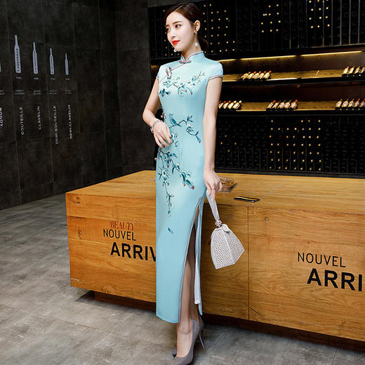 SC3352定位花国风中式长款旗袍改良年轻款2025新款女复古日常可穿走秀款 商品图3