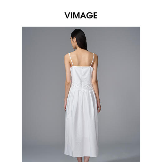 VIMAGE纬漫纪棉混纺纯色度假风褶皱大裙摆吊带连衣裙2025夏季新款连衣裙V2307928 商品图4