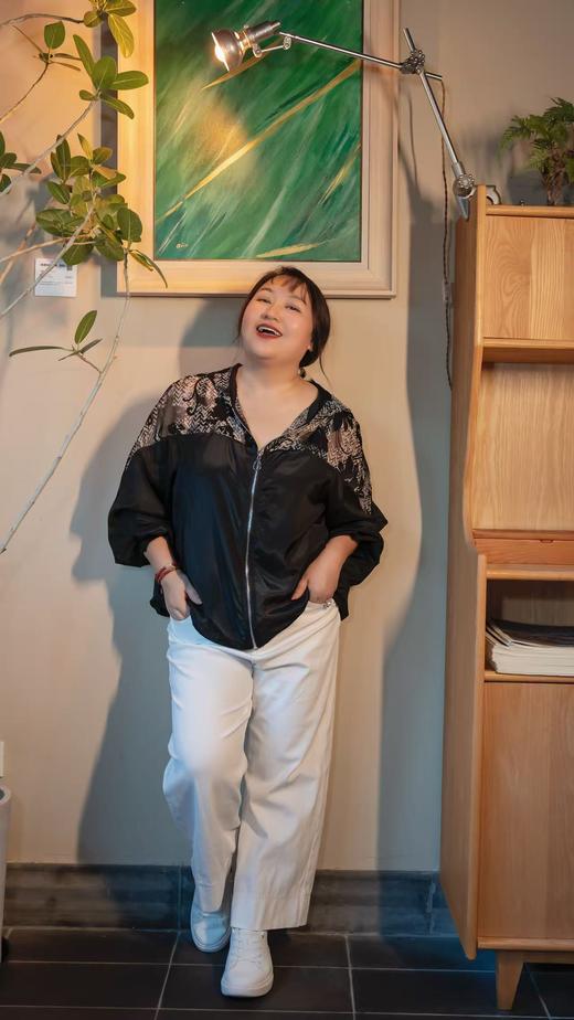 一周内发货，售完不补【3用  轻薄时髦外套】夏末必入👍下摆抽绳设计（不是短款，常规长度），宽松廓形，非常有松量，藏肉！打造一件跨越季节、无缝衔接多种场景的时髦利器——防晒亦可优雅，防凉亦能率性！ 商品图3