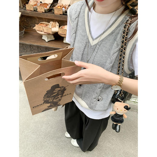 <曾小咸推荐>学院风针织马甲太阳花刺绣V领 商品图2