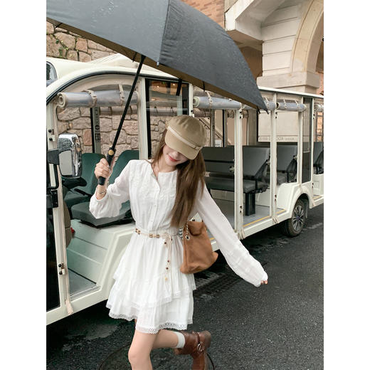 <曾小咸推荐>蕾丝拼接不规则下摆A字连衣裙女 商品图0