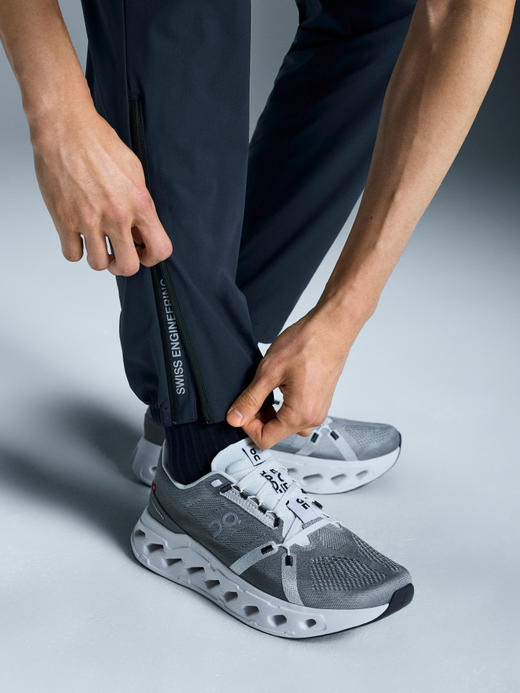 On 昂跑 Core Pants 男款跑步长裤 商品图4