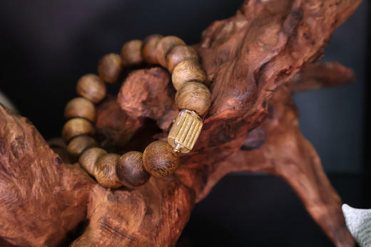 【八载老料凝香 砺木成珍真沉香】男士沉香手串臻藏系列（黄虎眼、貔貅、和田玉等多款可选） 商品图4