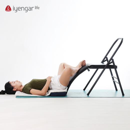 艾扬格 life A3102迷你小瑜伽垫 橡胶防滑垫 适配瑜伽椅防滑耐磨  小巧灵活易携多用 商品图7