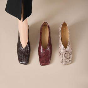 【预售5天】精致复古真皮方头中跟蛇纹牛皮浅口单鞋MBJR&6953