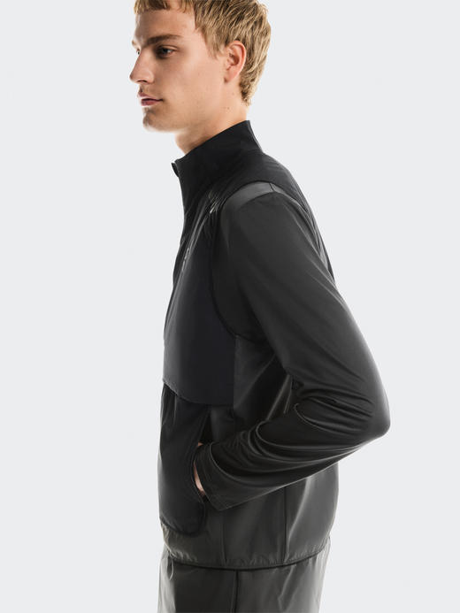 On 昂跑 Weather Vest 2025 男款轻量跑步马甲 商品图8