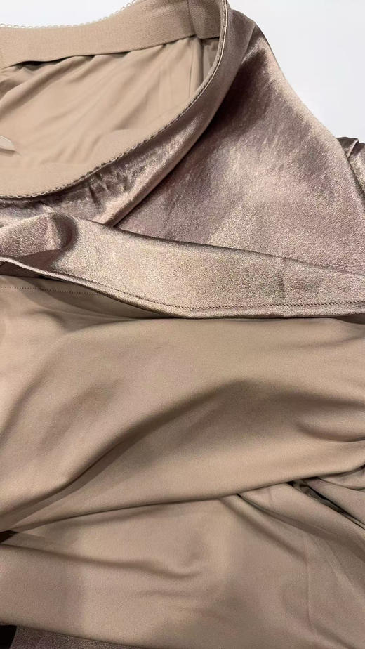 只要¥299！Lululemon 香槟色缎面裙 价格无敌好 尺码XS/S/M 商品图2