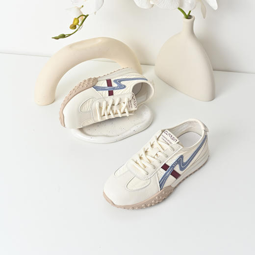 经典鲨2025秋季专柜新品韩版时尚拼色系带休闲鞋跑步鞋子女KW219-537081 商品图7