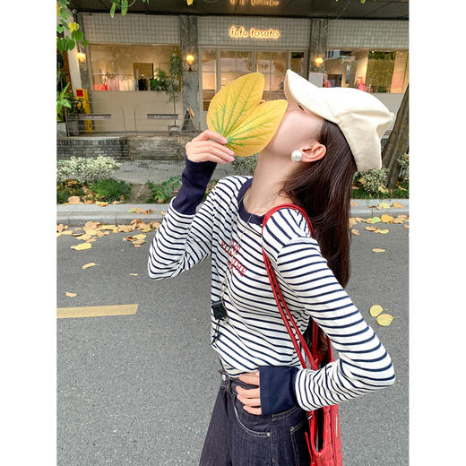 <曾小咸推荐>修身条纹字母刺绣圆领长袖T恤 商品图4