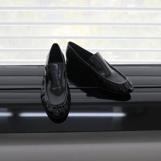 PRETTY RIVER开边珠褶皱乐福鞋 商品图1