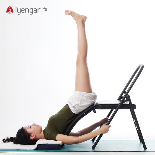 艾扬格 life A3102迷你小瑜伽垫 橡胶防滑垫 适配瑜伽椅防滑耐磨  小巧灵活易携多用 商品图6