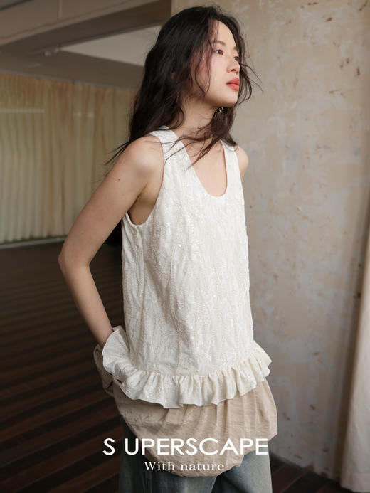 素舶 重工刺绣面料立体花纹U领花苞A摆背心SUPERSCAPE 商品图2