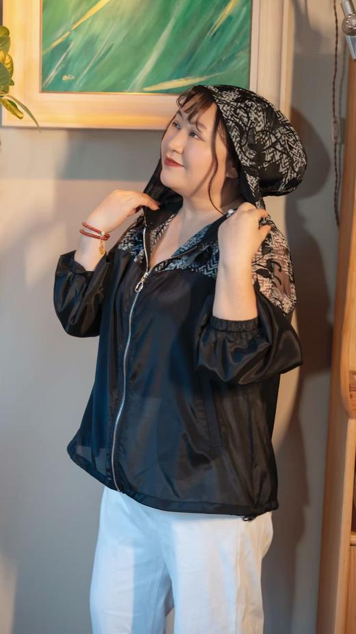 一周内发货，售完不补【3用  轻薄时髦外套】夏末必入👍下摆抽绳设计（不是短款，常规长度），宽松廓形，非常有松量，藏肉！打造一件跨越季节、无缝衔接多种场景的时髦利器——防晒亦可优雅，防凉亦能率性！ 商品图2