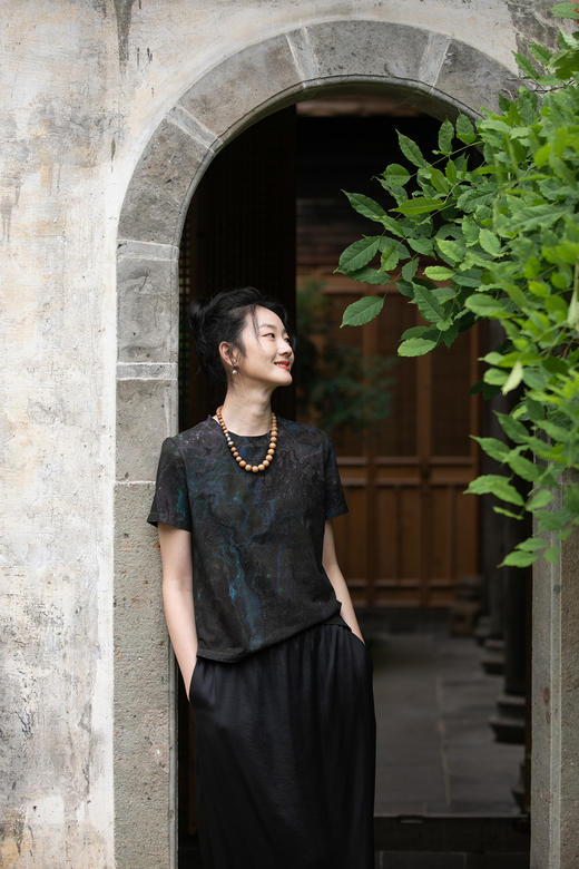 牧衣游原创 涌云工艺香云纱T恤新款黑色设计感百搭短袖上衣 淡霭 商品图5