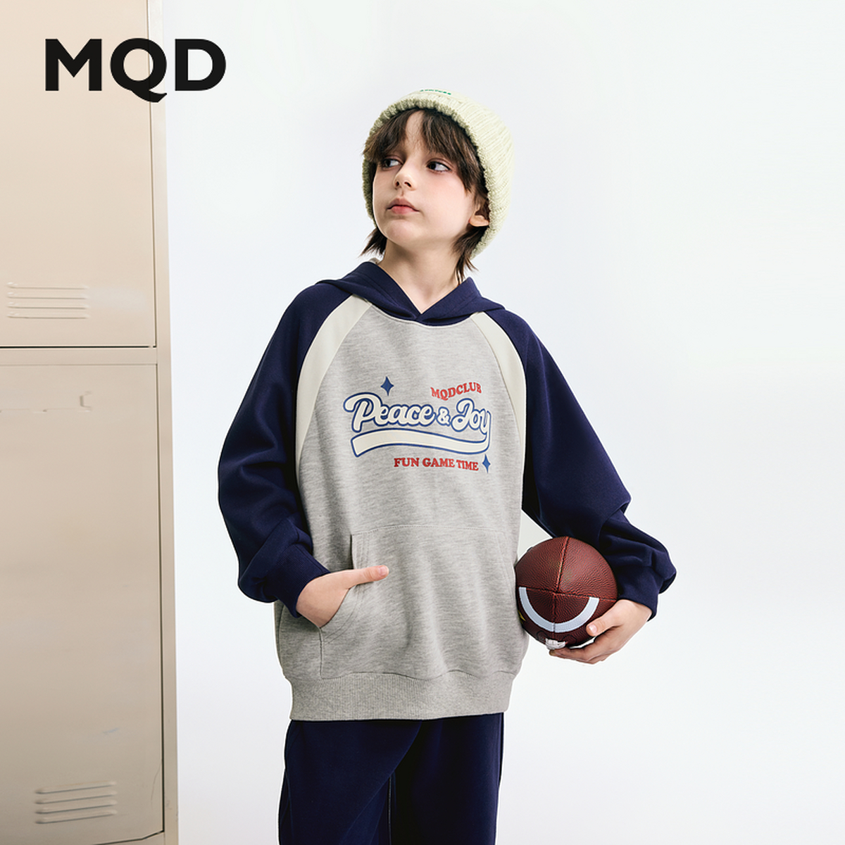 【MQD】小灯塔男大童秋季新品学院风插肩袖卡通撞色连帽卫衣