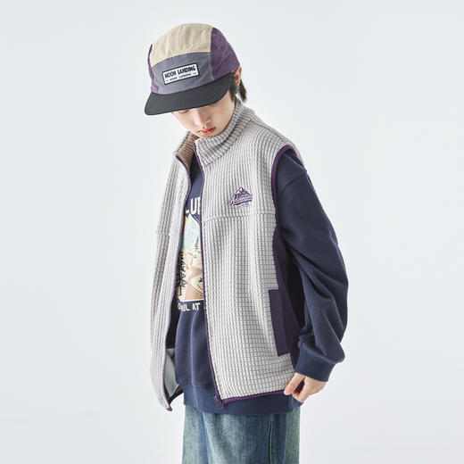 蓝汽水25年秋冬新款亲子装中大男童菠萝格摇粒绒马甲单穿叠搭上衣 商品图4