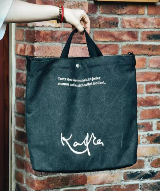 卡夫卡签名刺绣托特包 商品图0