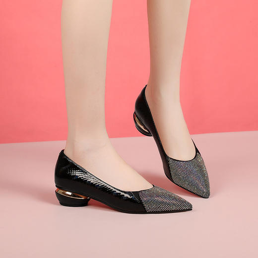 【预售5天】秋季新款百搭气质尖头低粗跟水钻浅口单鞋女NF&N5311 商品图1