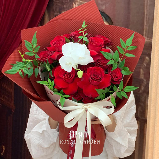 19枝红玫瑰  • 鲜花花束 商品图1