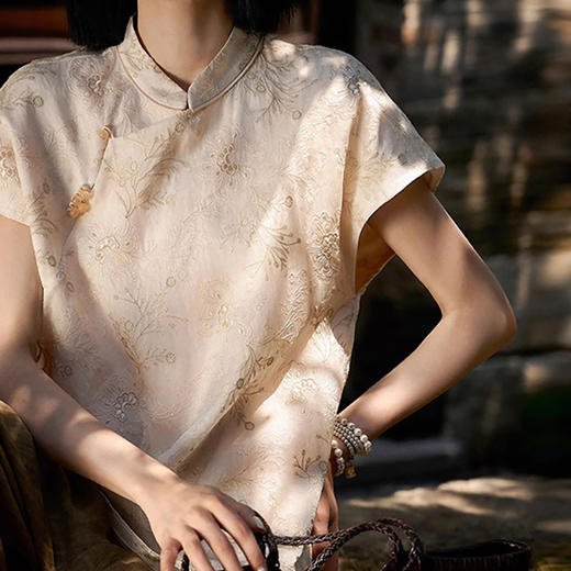 新中式金丝线刺绣上衣【3-5天发货】精致刺绣工艺 国风优雅气质 商品图1