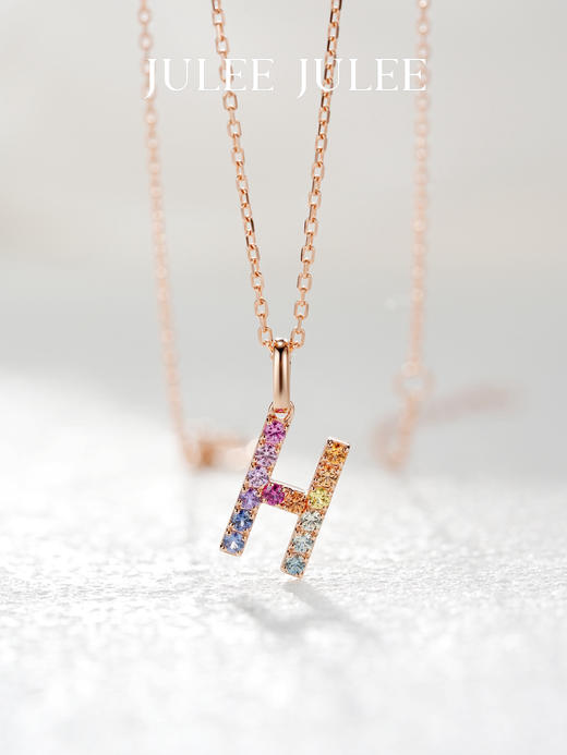 JULEE JULEE茱俪珠宝  18K玫瑰金彩虹蓝宝石字母吊坠 商品图10