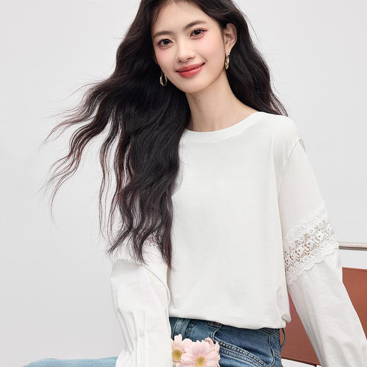 【08/12新品】熙世界2025年秋季新款蕾丝花边镂空长袖T恤女超好看白色圆领上衣 商品图4