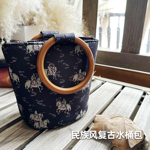 壁虎瑜伽【2508PJ404】民族风复古水桶包【5天发货】 商品图0