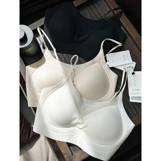 特价清不退换！官网299！U家轻薄无痕细肩带固定杯背心式内衣女 果冻胶软支撑U型美背文胸罩 商品图5