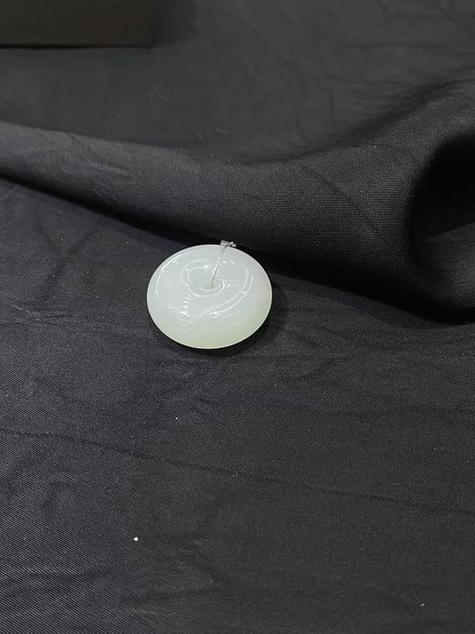 【于田产和田玉白玉平安扣】编号D58186，23#，9克，出证书，发货1~五天，48小时鉴赏期 商品图4