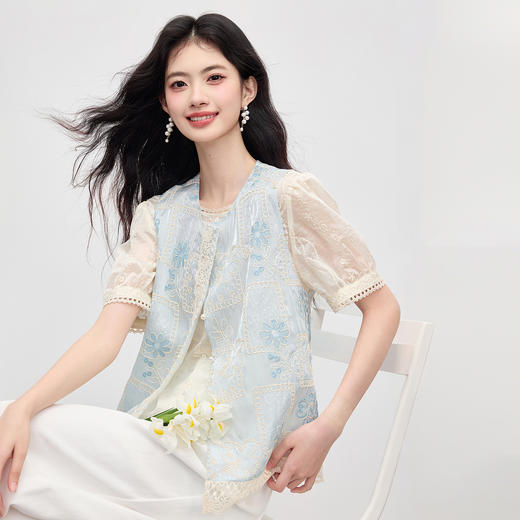 【08/12新品】熙世界新中式国风套装女2025夏装新款珠片刺绣马甲天丝衬衫两件套 商品图4