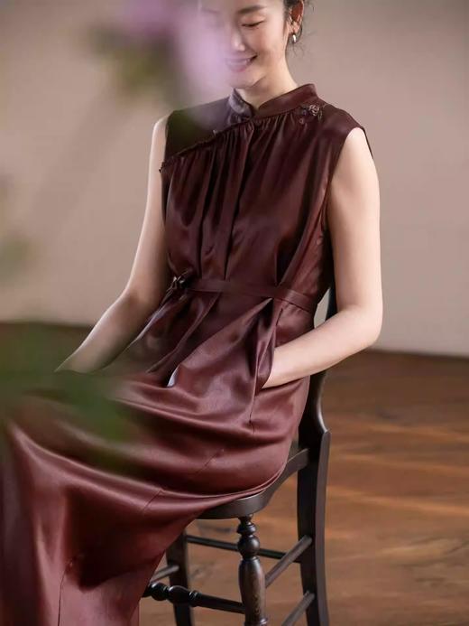 牧衣游原创 醇正薯莨红云纱手工刺绣连衣裙气质无袖长裙 洛木花 商品图1