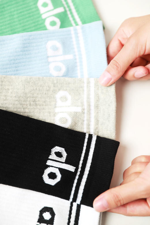 好甜好迷人，大毛巾厚底+字母提花。时髦复古常规筒运动袜C081258 商品图1