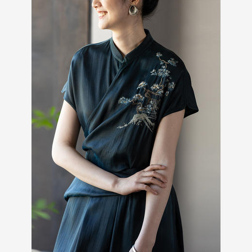 牧衣游原创 19姆米香云纱手工刺绣连衣裙复古中式轻礼服 山有思 商品图3