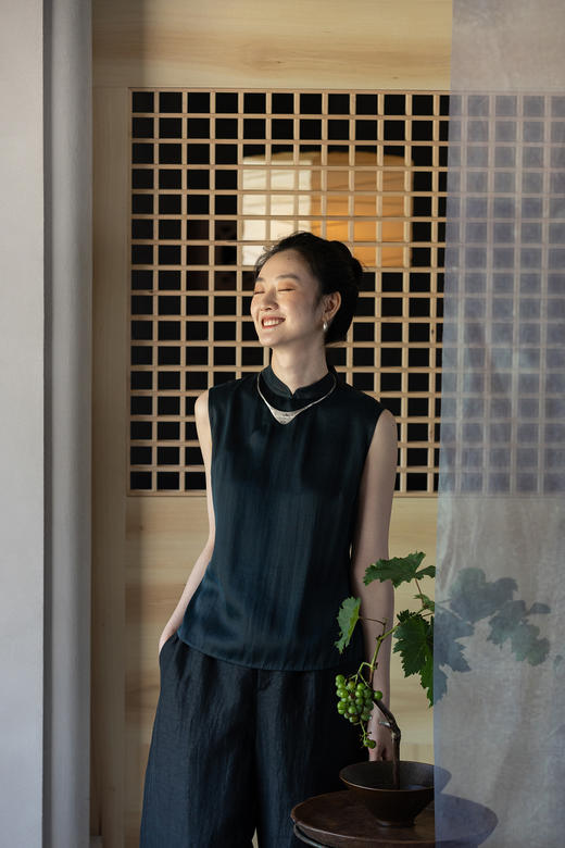 牧衣游原创 19姆米香云纱手工刺绣连衣裙复古中式轻礼服 山有思 商品图5