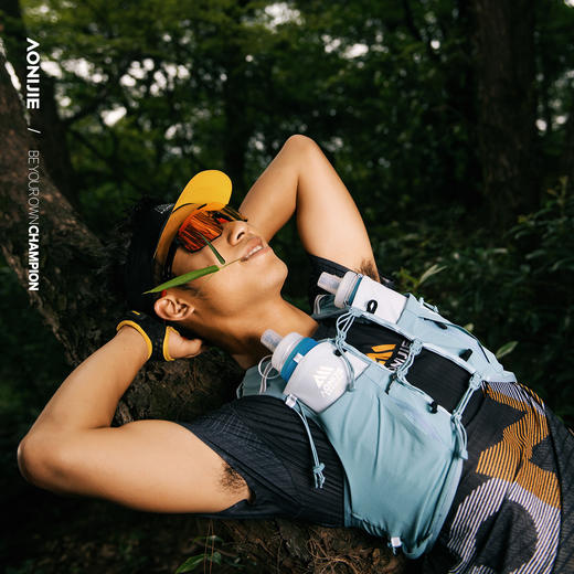 奥尼捷越野包雾霾蓝轻量跑步包骑行户外登山徒步背包水袋背包10L (搭配杖包免费送，颜色随机) 商品图0