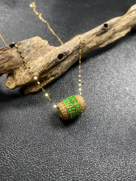 【FC0118】18K镶嵌翡翠冰种阳绿路路通吊坠  冰润光泽 莹光起胶 色泽阳绿