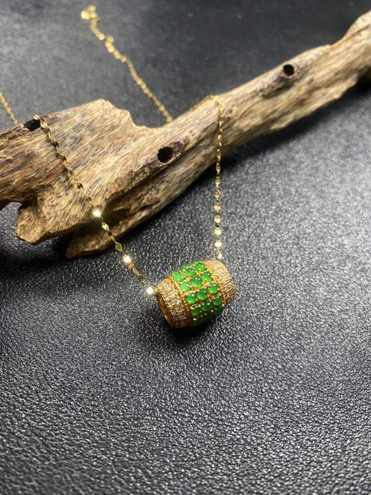 【FC0118】18K镶嵌翡翠冰种阳绿路路通吊坠  冰润光泽 莹光起胶 色泽阳绿 商品图0