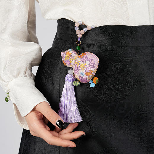 大英博物馆东方梦境系列紫气东来葫芦香囊挂件 商品图1